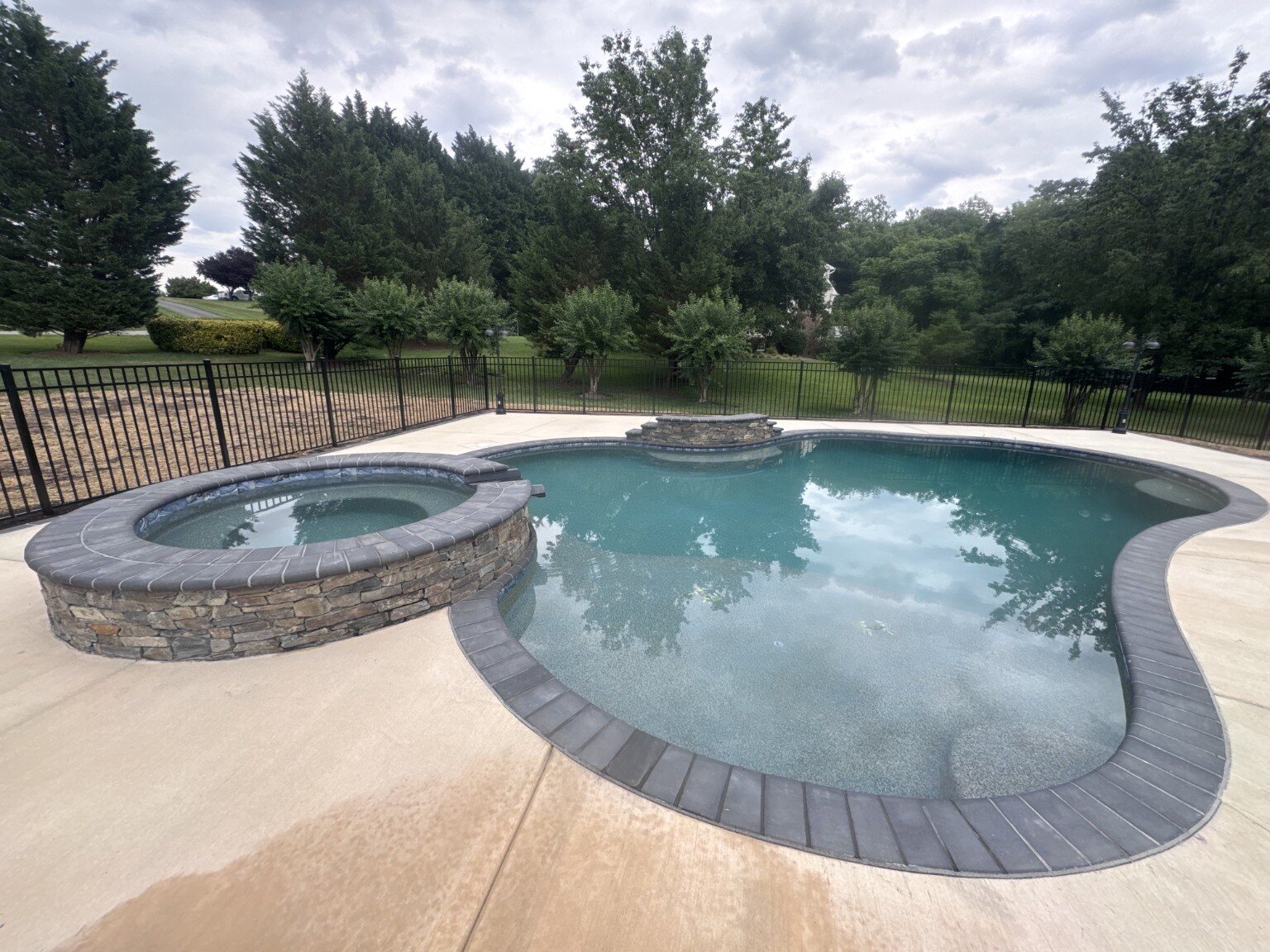 Pool and integrated spa